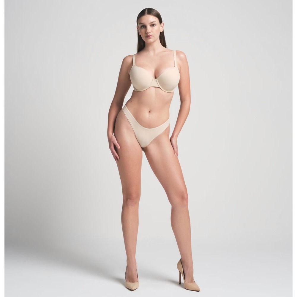 SKIMS NWT Fits Everybody T-Shirt Bra - Size 34D